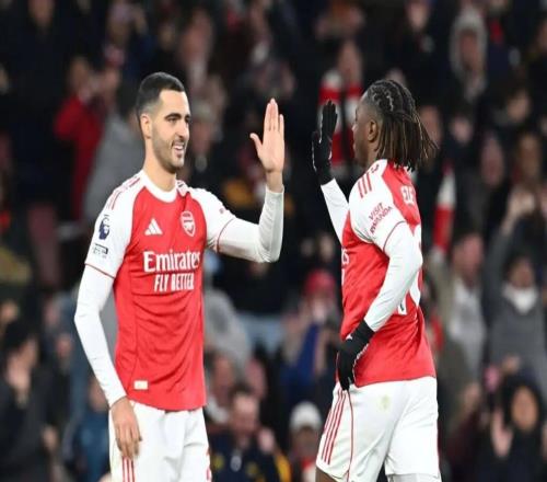 梅裏諾：埃澤非常全麵，他是一名不可思議的球員