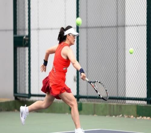 长三角巾帼挥拍竞风流 2026上海城市业余联赛女子网球双打赛嘉定开拍