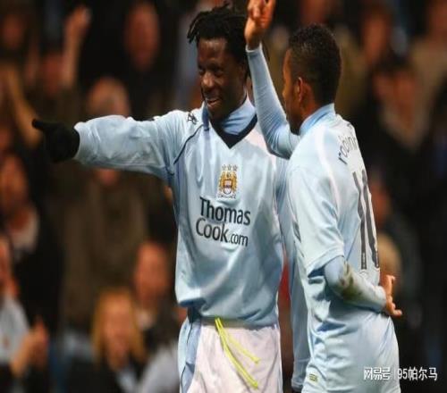 津巴布韦之光，曼城首秀享受保镖待遇，5个赛季进26球毁于转会