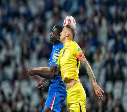 中超第29轮,上海申花10战胜深圳新鹏城