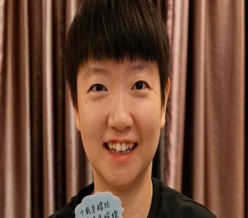 孙颖莎纪念国家队10年:保持热爱,未来还有更多山峰等待攀登