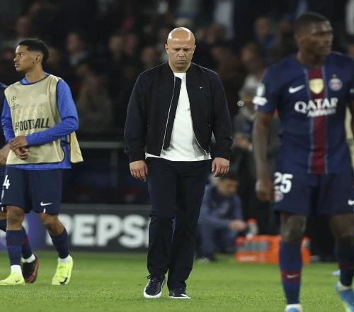 五後衛對陣大巴黎，斯洛特瘋了