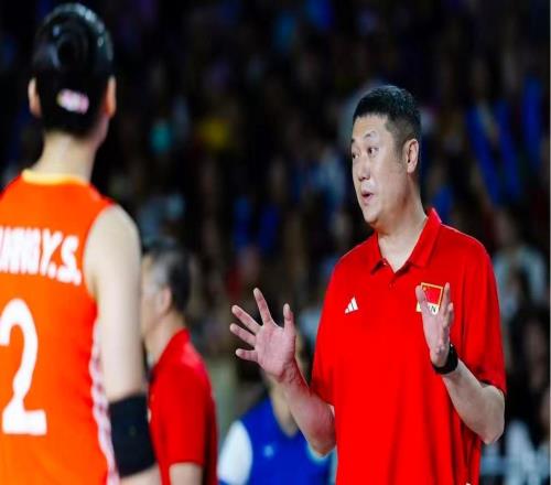 世锦赛开门红!中国女排首胜背后的意外与坚定