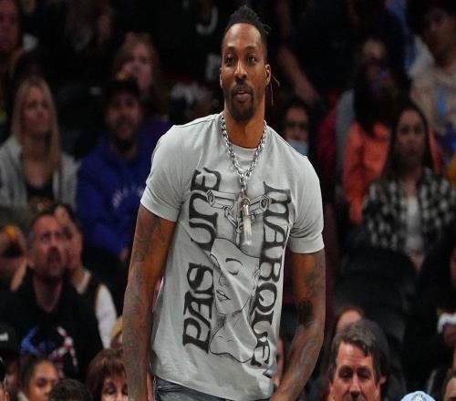 NBA名宿德怀特霍华德将自己的球场角色比作警察,受到家庭影响