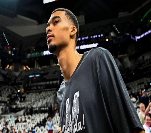 文班27分18篮板5盖帽,卡斯尔发挥稳定,马刺战胜热火