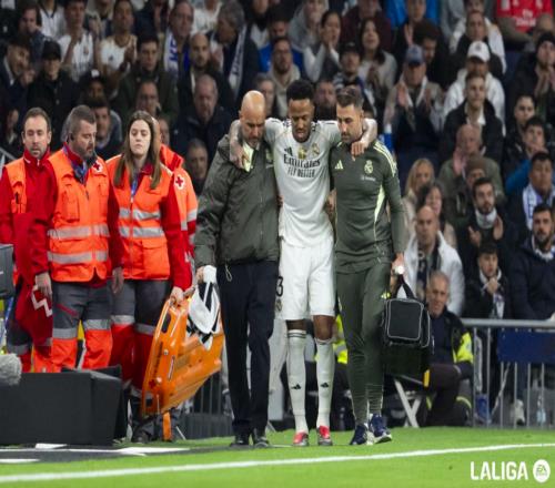 02大冷門！14億豪門主場轟然倒下5輪1勝兩大邊後衛染紅中衛重傷