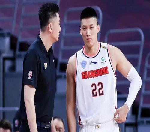 前廣東冠軍中鋒加盟吉林，張峻豪西丁首秀10分1助北京續(xù)約奧莫特