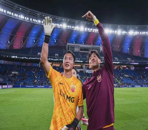 48射11撲0封！二門陳威一戰(zhàn)封神，卻照出中超冠軍最狼狽底色