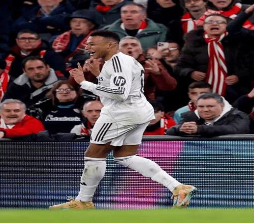 皇馬大勝，他終於不再頭鐵