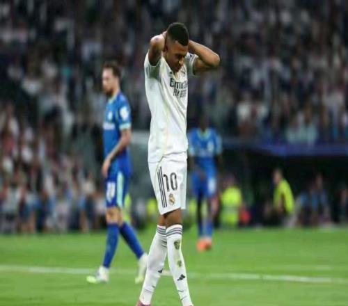 王者的兩種面孔：射手榜的輝煌與場上的沉寂