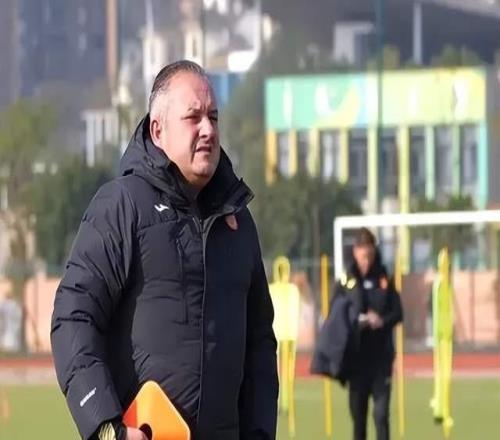 下一個邵佳一重慶主帥或選擇38歲劉建業：張外龍遭卸磨殺驢