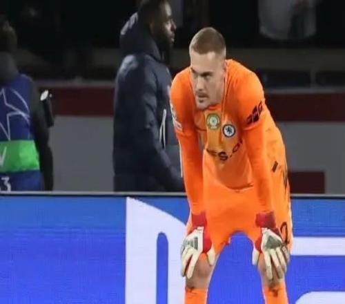 現在還是嗎舒梅切爾賽前曾說“約恩森被告知他是藍軍一門”