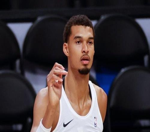 官方：文班亞馬將于明日對雷霆的NBA杯復(fù)出，此前已缺陣12場