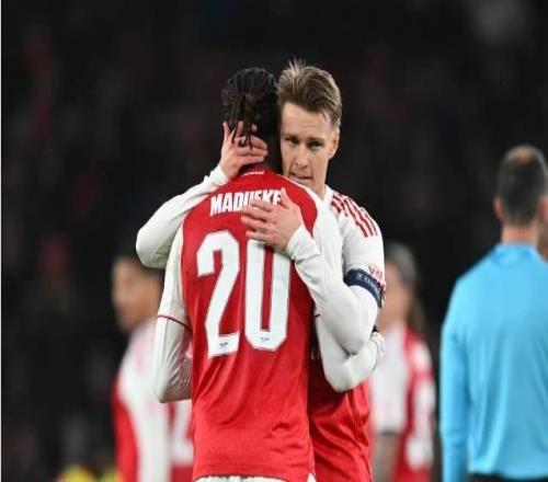 晚旗報(bào)：養(yǎng)傷期間，馬杜埃凱和厄德高建立了深厚的友誼