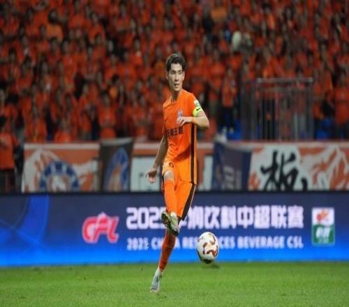 難適應侯永永頂薪回歸中超後28場4球2助，上賽季挪甲金靴+MVP