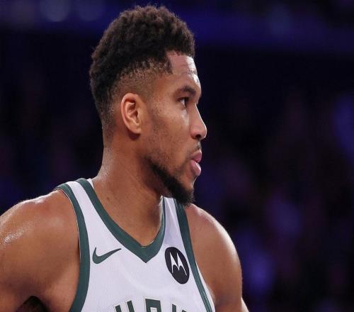 大交易節(jié)奏，揚(yáng)尼斯阿德托昆博與雄鹿隊(duì)就可能的交易展開談判