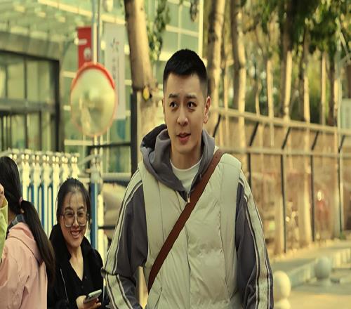 辽篮下午两点官宣!杨鸣率队去丹东球迷送行,揭幕战能否力克四川