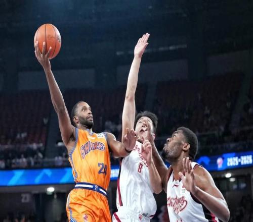 CBA常規(guī)賽第5輪，上海久事男籃9777戰(zhàn)勝浙江稠州男籃