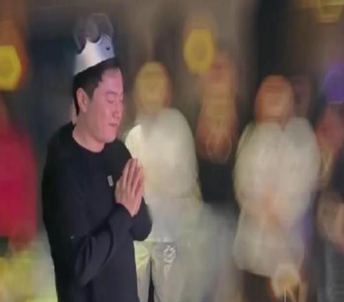 马龙社媒回复王楚钦生日祝福:还要靠你呢