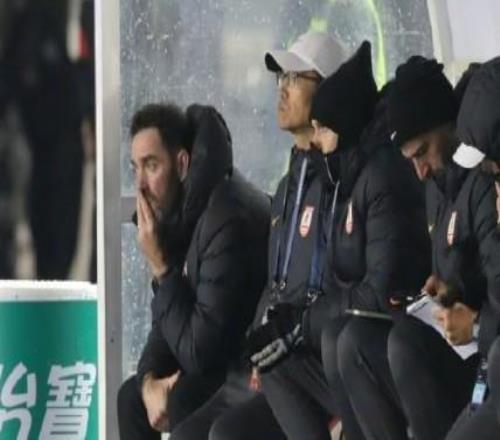 苏亚雷斯:作为主教练我要承担责任,球队有明显的变化和提高