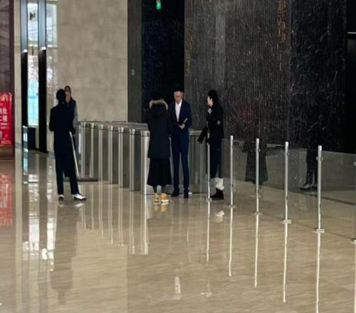 足壇繼續打擊“假賭黑”去年中超16支球隊中11支被罰分李鐵等73人終身“禁足”