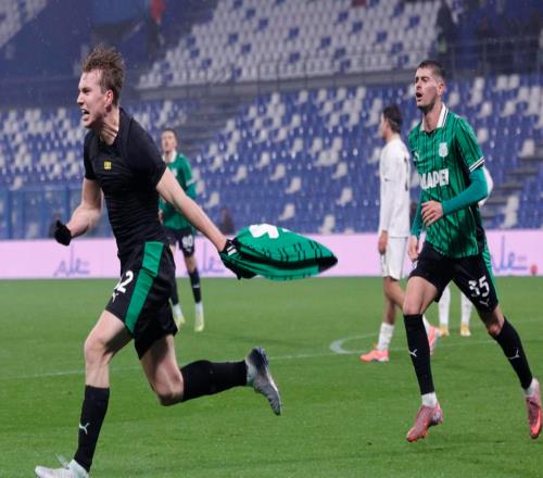 意甲最新积分战报：萨索洛补时绝平，科莫10场不败，超越尤文