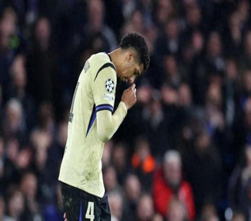 西甲：阿劳霍因心理压力主动休战，巴萨全力支持其恢复