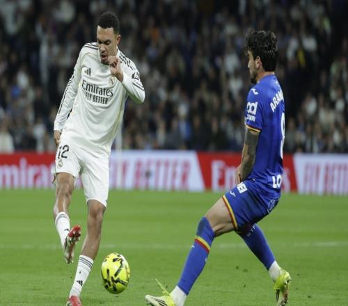 01！10人皇馬慘遭兩連敗，被巴薩甩開4分，新星追罵主裁被直紅