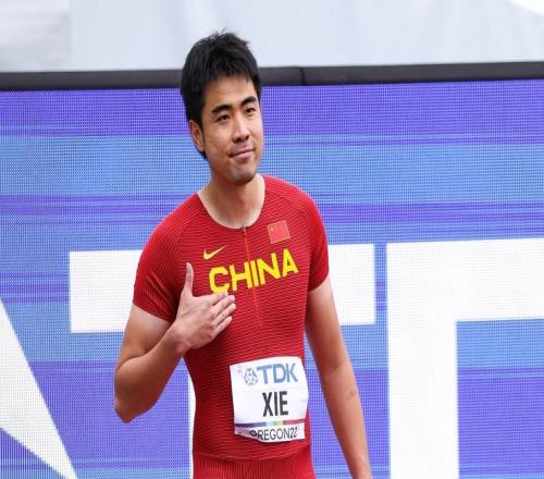 男子110米欄選手謝文駿宣布退役，曾獲得田徑世錦賽第五名