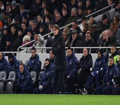 维拉球迷和热刺死忠看台一齐嘲讽弗兰克：你明天就得被炒