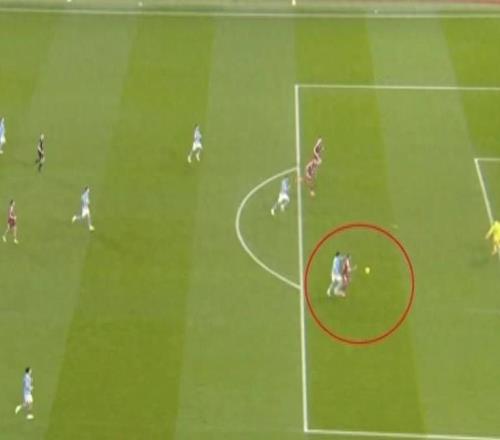 萨拉赫再陷“独食”争议：关键战拒传空位维尔茨引众怒