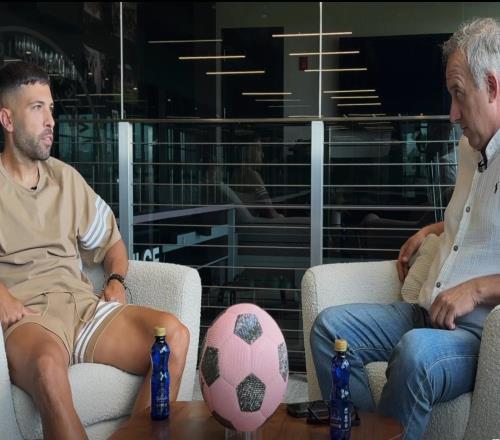 阿尔巴:自己未来不会当教练身体状态很好但退役是综合考虑