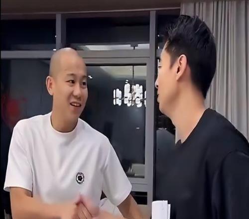 曾吐槽CBA根本沒人看！百萬粉絲網(wǎng)紅曹芳自曝與同曦簽試訓(xùn)合同