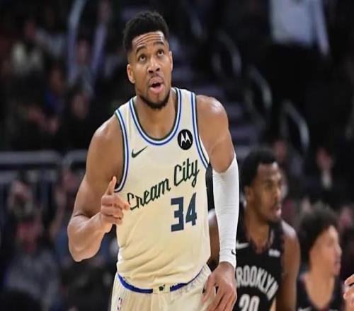 Shams：字母哥计划考察雄鹿25场比赛，他对近期连败感到沮丧