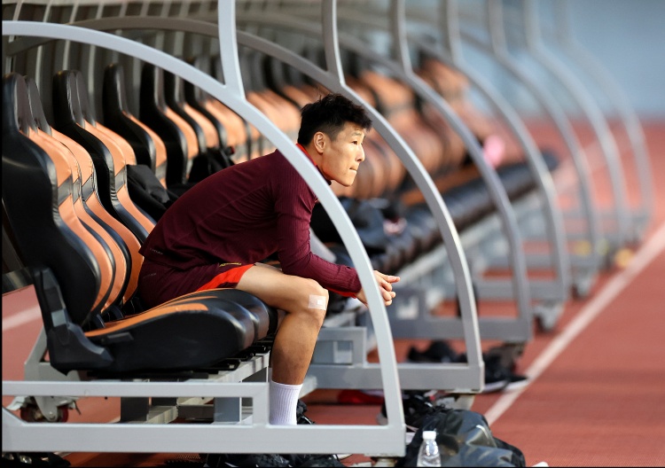 鲁媒:中国球迷观看国足需“消费升级” 心理诉求也应得到重视