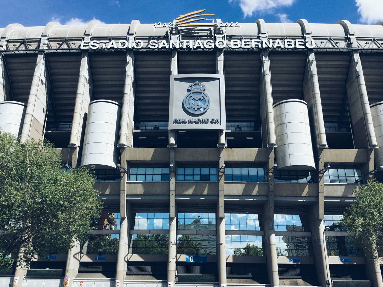 西媒:皇马未处罚极端球迷,该球迷是协会主席将组织去利物浦客场