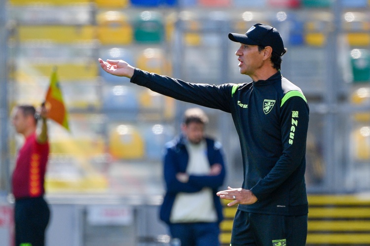 内斯塔不满蒙扎进球被取消:这算什么犯规?足球正在被毁掉