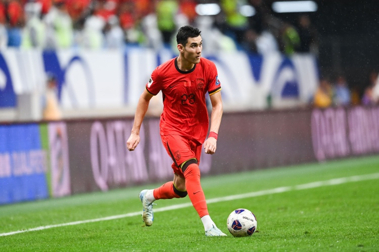 拜合拉木:国家队偶像是张玉宁和武磊 张玉宁总会教我跑位抢球