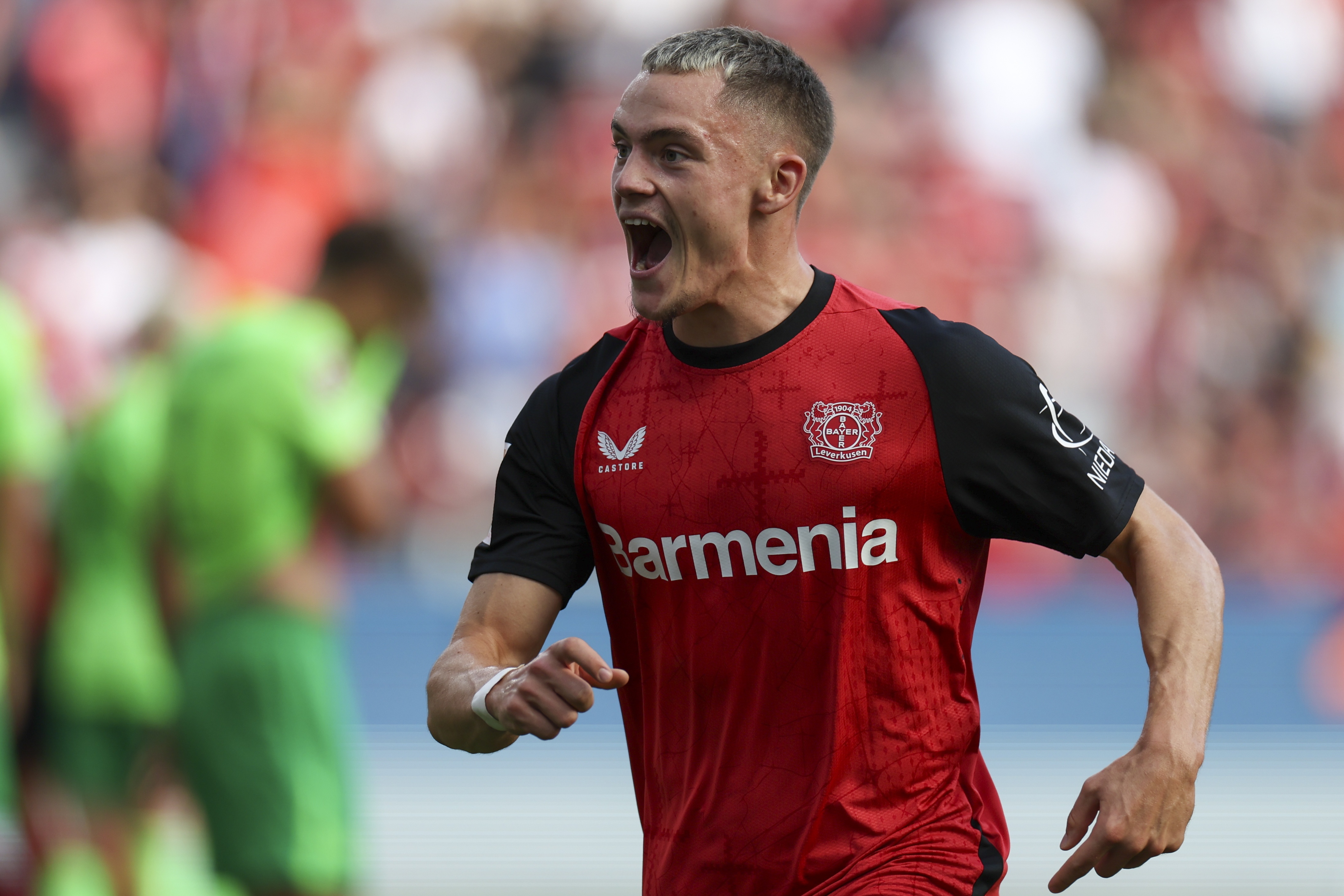 踢球者:维尔茨已经至少续约一年,他成药厂首位年薪超千万的球员