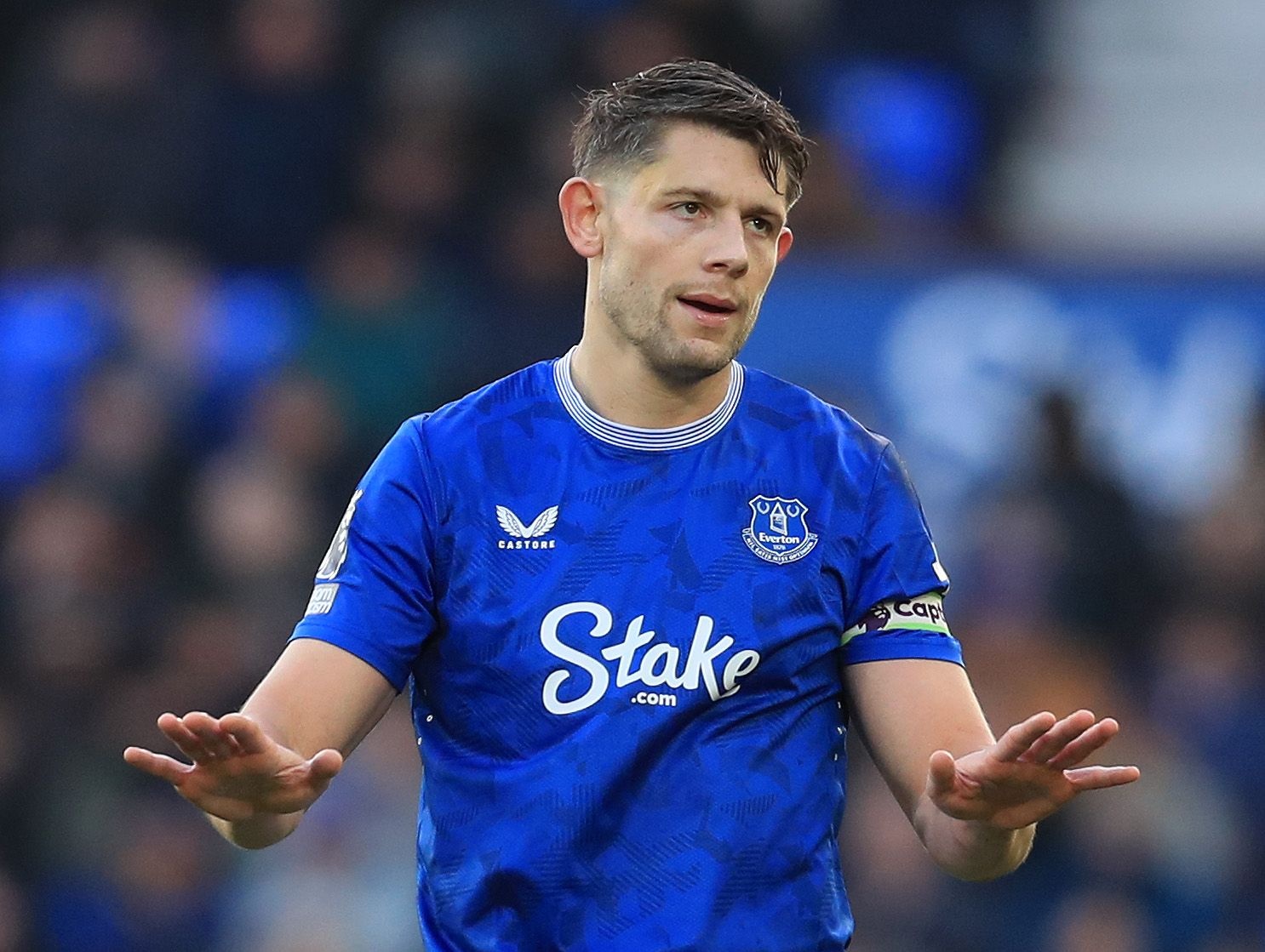 埃弗顿后卫:曼城球员都很有实力 我们希望能在客场有所收获