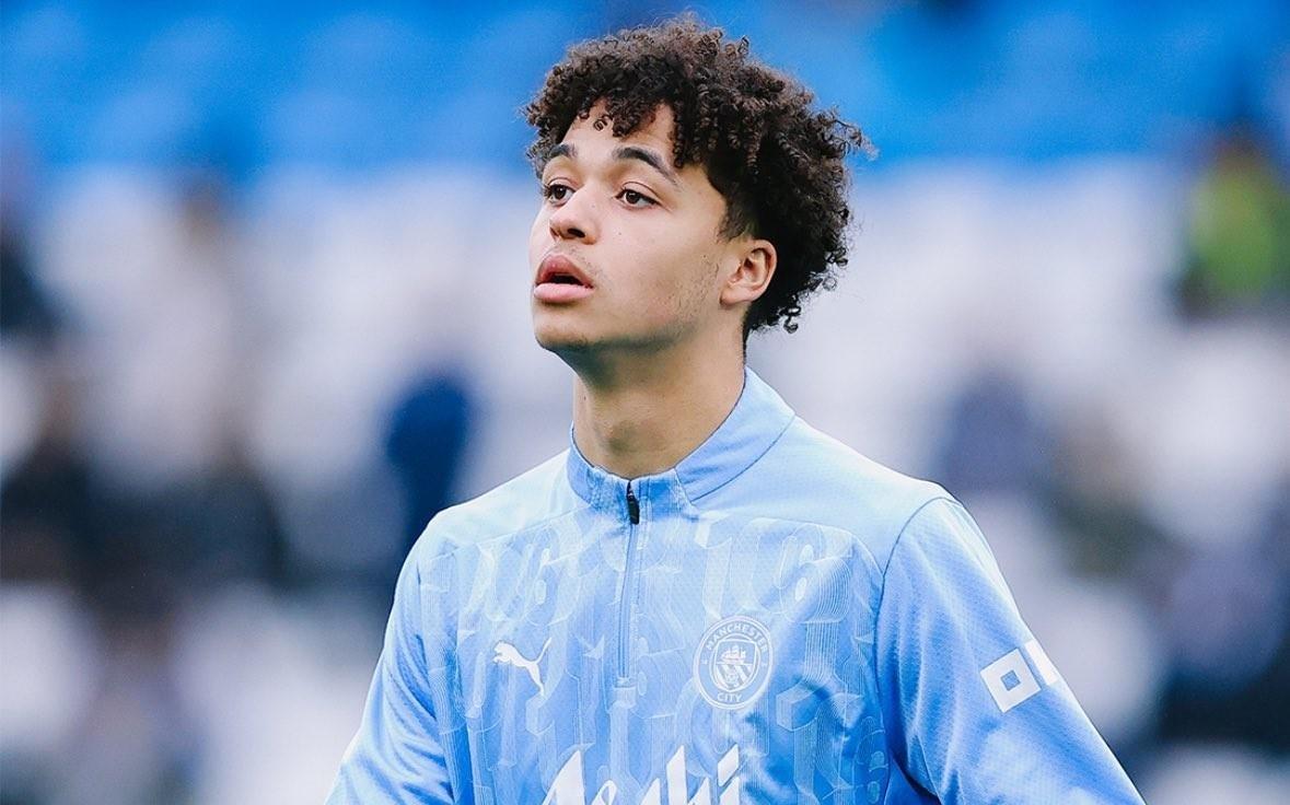 救火队员，阿莱恩被曼城召回后立即首发迎来一线队首秀