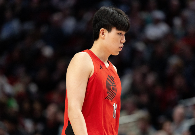 杨瀚森连8场出战：创NBA生涯纪录5中1仅2+1+1需提升稳定性