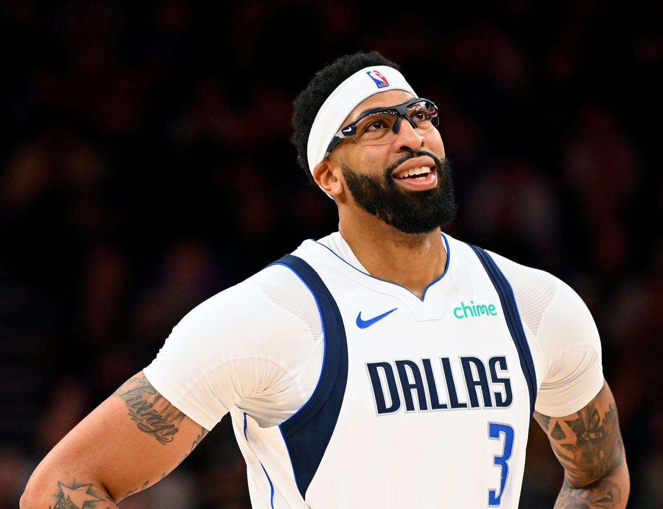 浓眉或伤停数月！加盟独行侠后6次受