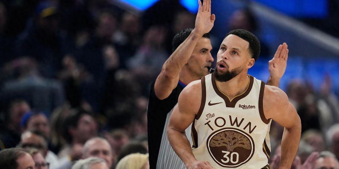 6记三分轰27+10,库里又创历史纪录!勇士11战8胜错峰策略获奇效