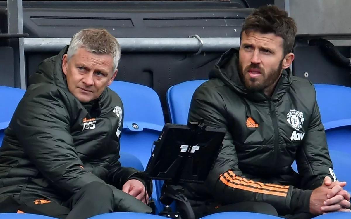 记者：阿莫林下课后不到一天索帅就接到曼联电话，回应称有意向