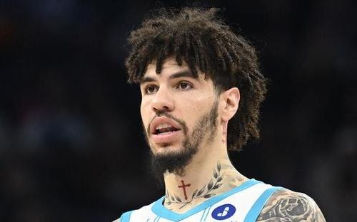 三球用260场比赛命中800+三分球！联盟历史最快纪录