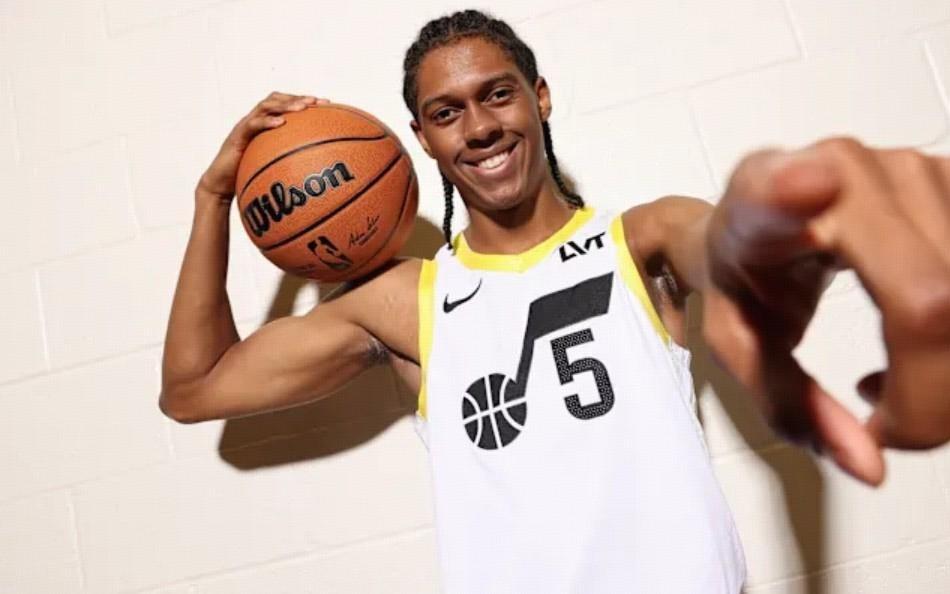 你就说是不是纪录吧,科迪威廉姆斯全场正负值60,历史最低