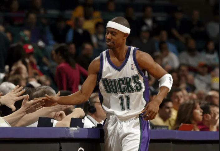 还记得他吗03一代的遗珠，曾是NBA第一跑车，却在29岁落寞退役