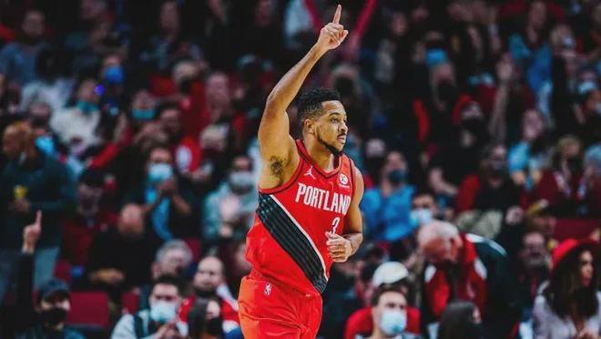 你是个好球员,我们就拿你交易吧