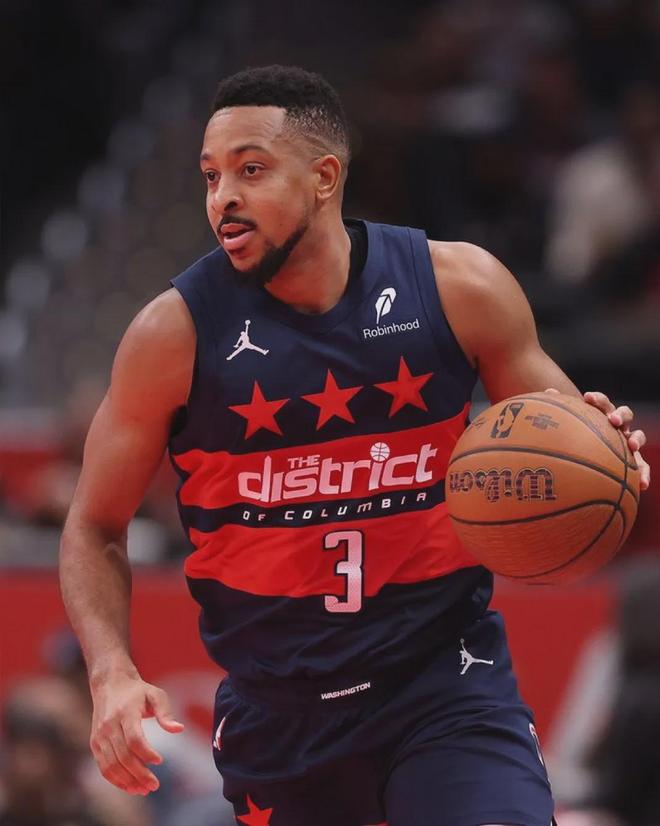 你是个好球员,我们就拿你交易吧